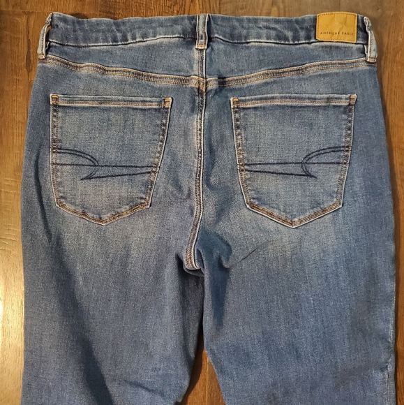 American Eagle Outfitters Curvy High-Rise Cropped Jeans - Picture 9 of 9